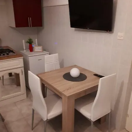 Apartman Elvira Apartment *